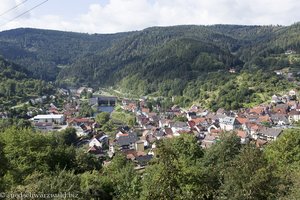 Blick über Forbach im Nordschwarzwald