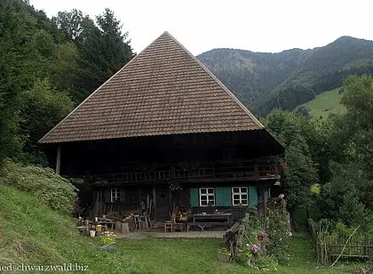 Vom Belchen über den Kaltwasserhof zum Teufelsgrund