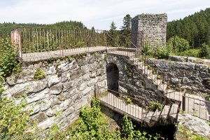 Auf dem südlichen Bergfried der Roggenbacher Schlösser