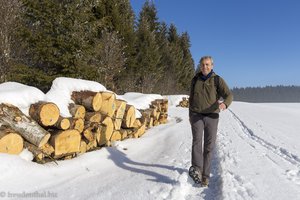 Wanderung auf dem winterlichen Heitermoosweg