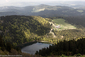 Tiefblick vom Seebuck auf den Feldsee