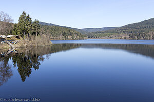 Blick über den Schwarzenbach Stausee